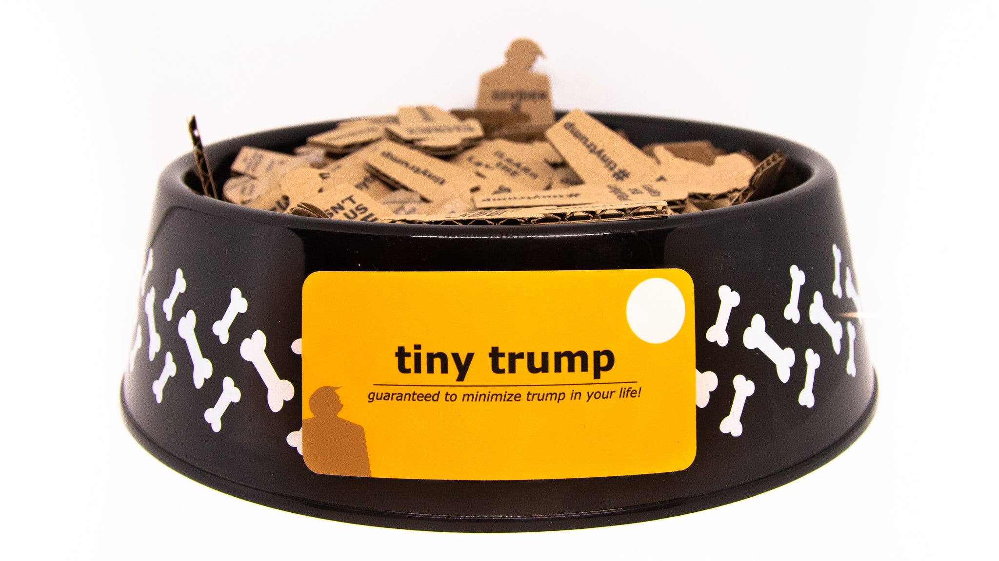 Variant showing a set of either 240 or 480 tiny trumps in a dog bowl